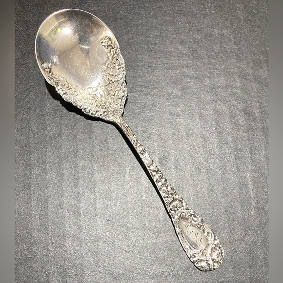 Durgin Sterling Silver Serving Preserve Spoon Chrysanthemum 44g
